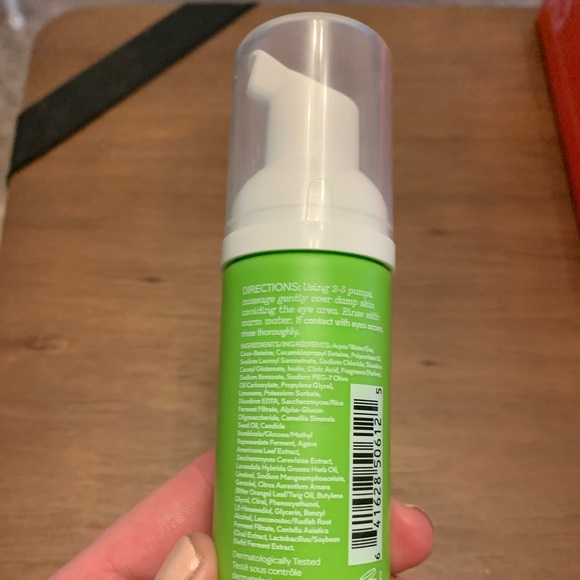 **NEW** TWO Elemis Superfood Cica Calm Cleansing Foam 50ml (each) - Picture 2 of 5